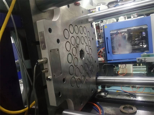 Innovator of Injection Molding Process: Magnetic Template Rapid Mold Replacement System for Injection Molding Machines