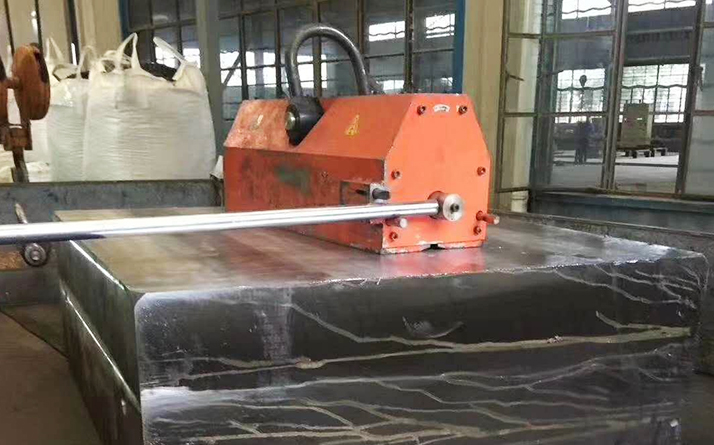  Self-priming permanent magnetic Lifter