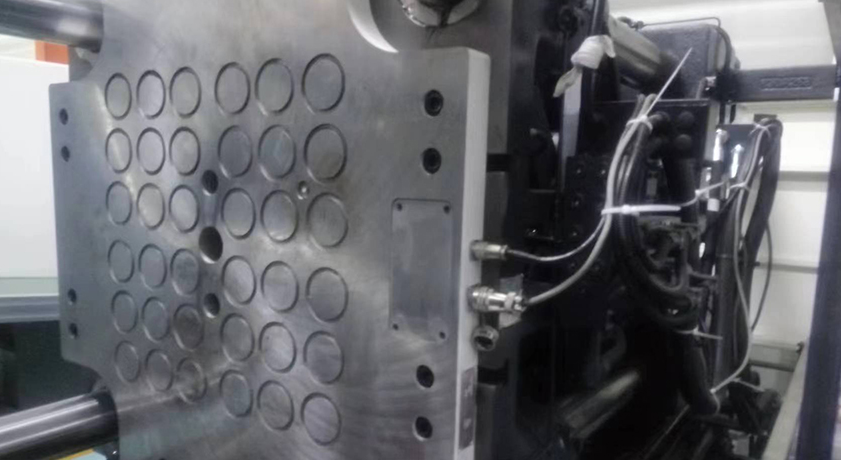 Magnetic Template - Quick Mold Changing System