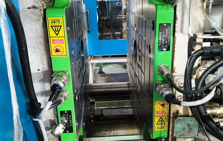Magnetic Template - Quick Mold Changing System