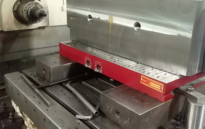 Permanent magnetic chuck
