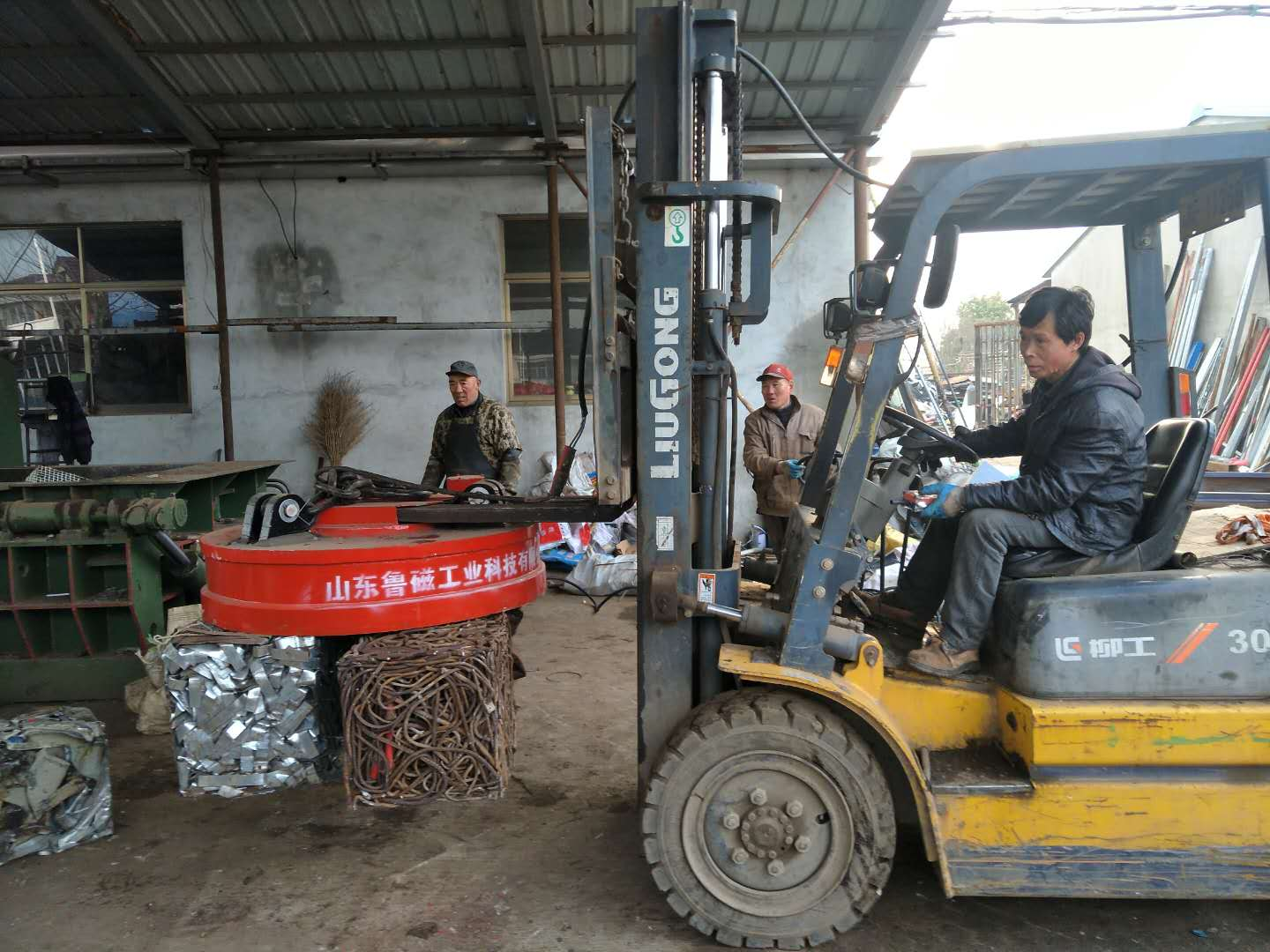 Scrap Steel Lifting Electromagnets | Compatible with Excavators and Forklifts